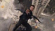 Hawkeye takes a shot at a Chitauri