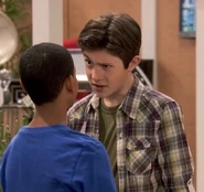 1x19 Marcus threatens Leo.jpg (76 KB)