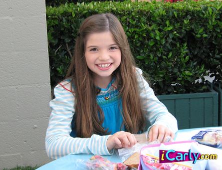 Carly Shay, Heroes of the characters Wiki