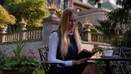 1x08 Malina reading