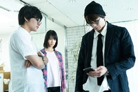 Shinjiro en compagnie de Nobuo (à gauche) et Yuki (au fond)