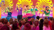 Hi-5 The Dancing Bus 10