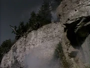 1x07-cliff-1