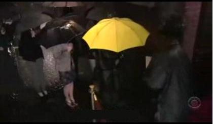 how i met your mother yellow logo umbrella