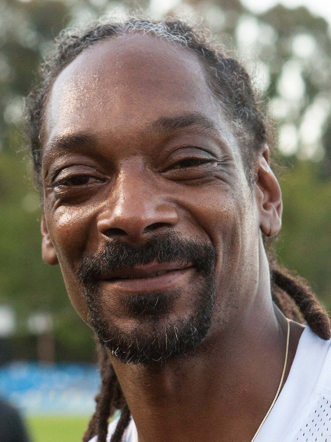 why did snoop dogg change his name to snoop lion