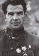 The real-life Chuikov, notice the funny-shaped XTZ's on his uniform. This is Soviet rank insignia pre-1943.