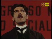 Antonio Banderas como Mussolini