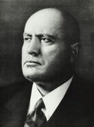 Benito Mussolini (primo piano)