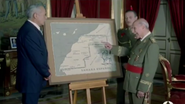 Franco señalando su mapa del Sahara Occidental