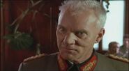 Malcolm McDowell como Boris Smyslovsky