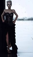 Black dress model.