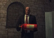 Agent 47 brandishing a fire extinguisher.