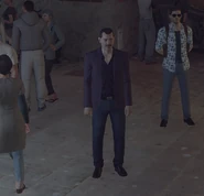 Рензо стоит