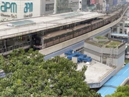 列車到達觀塘站（2022年11月）