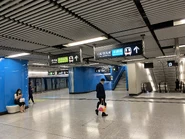 往南港島綫及東鐵綫月台扶手電梯（2022年8月）