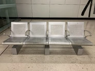 屯馬綫美孚站的座椅