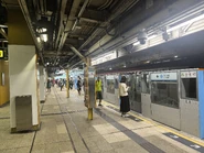 2號月台，已於2023年11月開始陸續加裝月台閘門，現已加裝完成（2024年5月）