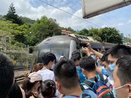 Many people take photo for last MLR journey in Sha Tin Station 06-05-2022 (8)
