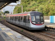 列車正駛入大學站