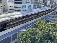 列車到達觀塘站（2022年8月）