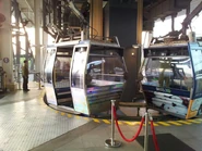 3號纜車正準備於東涌站上客