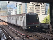 列車正進入葵芳站