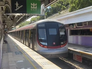 以大埔墟為終點站的列車正停靠大埔墟站2號月台落客