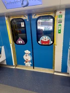 東鐵綫「多啦A夢」主題列車車門