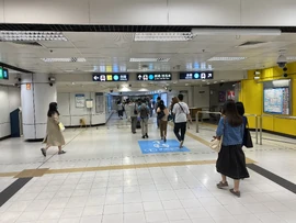 Kowloon Tong Station interchange corridor 17-05-2022(3)