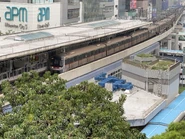 列車到達觀塘站（2022年11月）