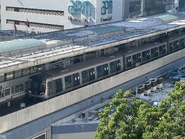 列車駛入觀塘站（2025年11月）