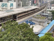 列車到達觀塘站（2022年11月）