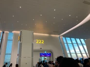 仁川國際機場的顯示牌顯示222號閘口的航班為前往香港的KE177航班