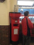 候船室設有「留言郵筒」（2016年12月）