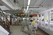 中環至梅窩航線入口的電子顯示屏與閘機（2016年6月）
