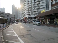 新填地街以西一段為東行單向（2024年3月）