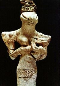 Anciant-reptilian-statue