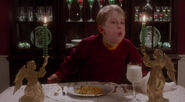 Homealone-movie-screencaps.com-9630