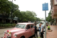 站景，對面為尖沙咀東（麼地道）公共運輸交匯處（2011年10月）
