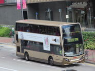 屬九龍灣車廠（K）的Enviro400（ATSE1／PC4053）以跨廠特身份行走276線