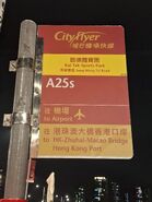 A25S線站牌，留意站牌上路線的「S」字改用細楷「s」字