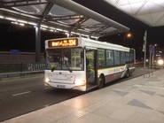 居民巴士NR334線用車在此落客（2015年3月）