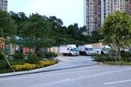 已停用的落客站，於2020年8月被改建成花槽、通往車廠及垃圾站的車輛入口（2020年9月）
