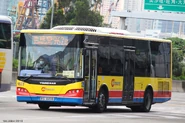 962B線偶爾使用青年JNP6105GR（18XX）作為加班車