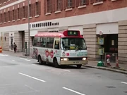 此路線用車 MB9291 於南雄大廈對面停車候客（2019年3月）