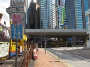 新巴車隊晚上會在西消防街排隊，輪候返回上環車廠（2017年8月）