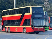 Seven Batch E6X at Tuen Mun Chek Lap Kok Tunnel C Zone (1).jpg (2.3 MB) 這批巴士抵港為仿制「丹拿A型」色彩,出牌前停泊於屯赤車廠C區