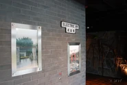 展城館的仿製路牌展品，把此道路誤稱為「電器道」（2012年10月）