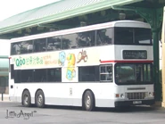 九巴派出丹尼士巨龍11米（AD）行走R42線