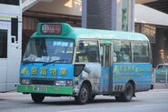 33線用車MD4262途經屏廈路近天水圍站（2020年3月）